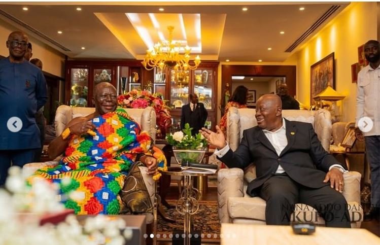 Asantehene pays courtesy call on Former President Nana Akufo-Addo