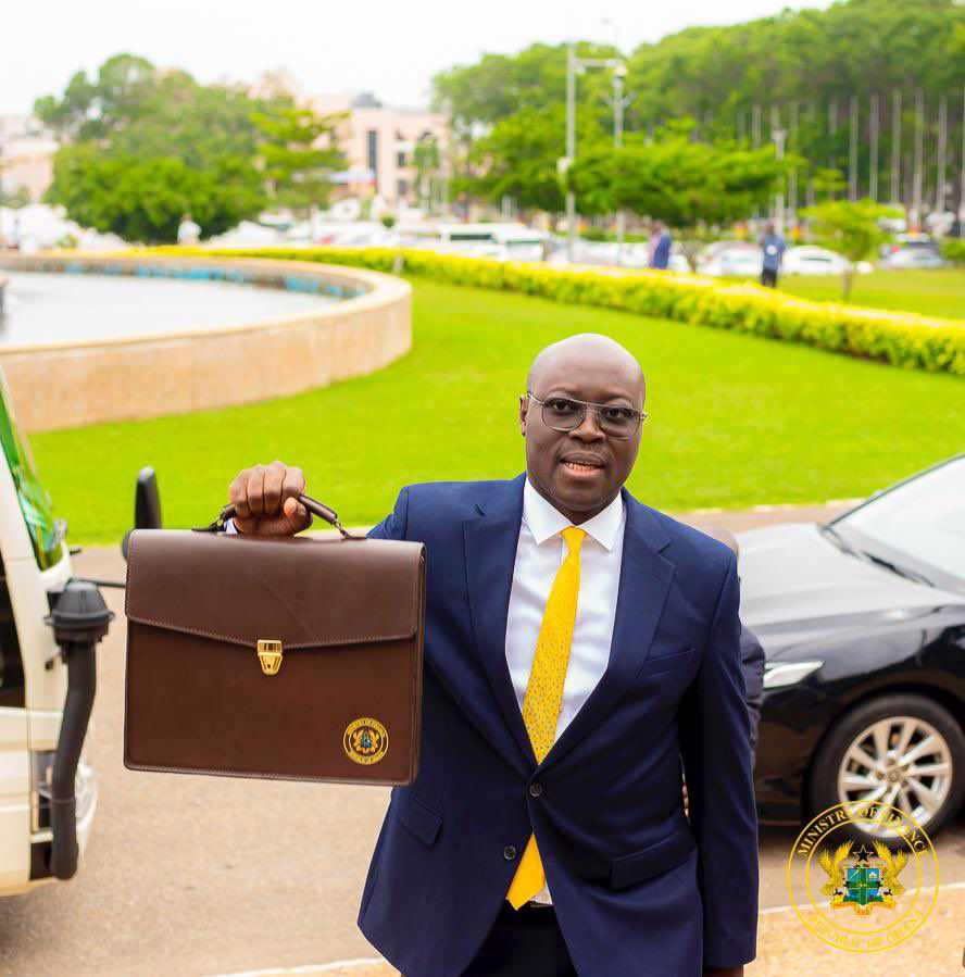 Yellow for hope, local for pride: Finance Minister’s wardrobe statement at Mid-Year Budget